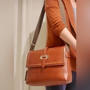 Leather Shoulder Bag in Cognac Brown - Classic Women's Crossbody